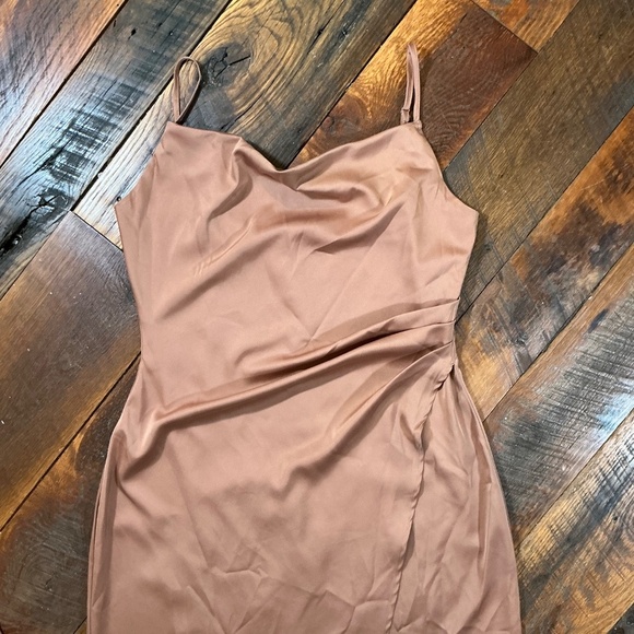 Molly Green Sabrina Champagne Satin Midi Dress Size Large - Picture 2 of 7